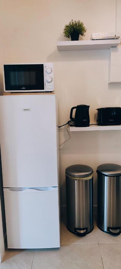 Le Studio Des Tours - Parking Apartman Arles Kültér fotó