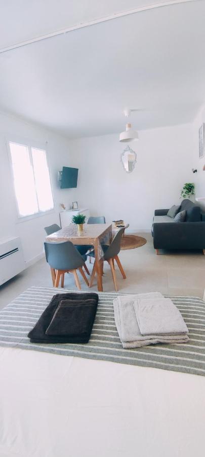 Le Studio Des Tours - Parking Apartman Arles Kültér fotó